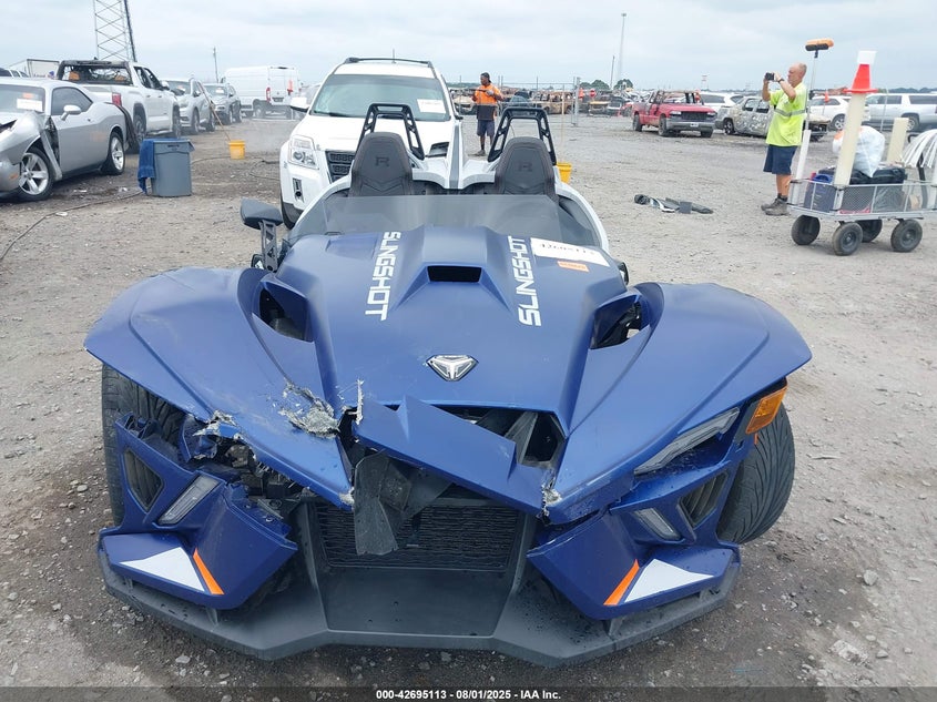 57XAARHB2N8149845 2022 POLARIS SLINGSHOT photo no. 5