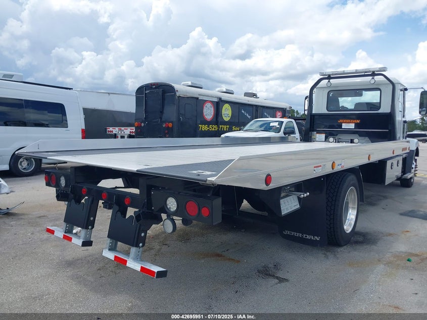2024 MACK MD (VIN: 1M2MDBAA2RS011989