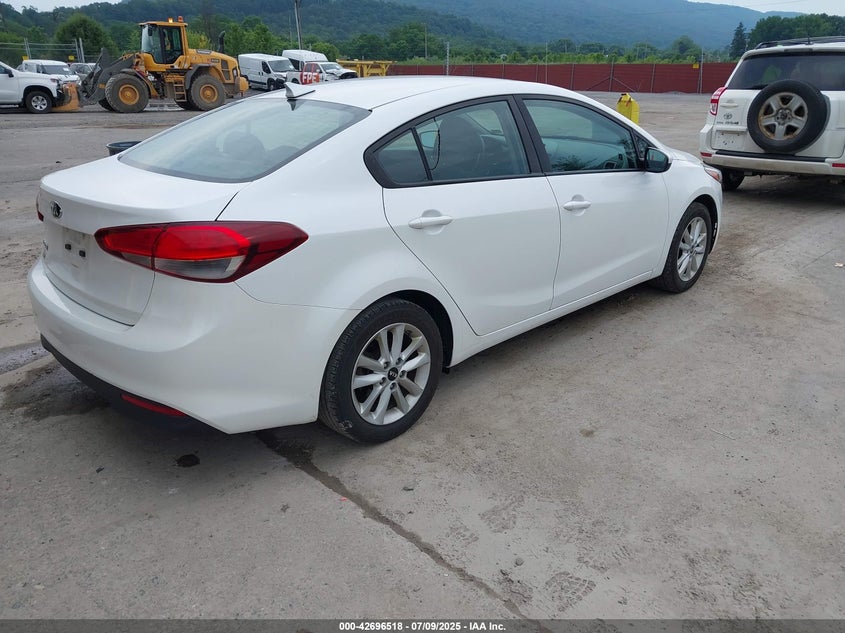 VIN 3KPFL4A76HE011012 2017 KIA FORTE LX