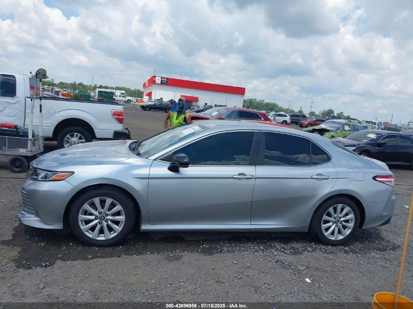 2018 Toyota Camry Le VIN: 4T1B11HK1JU078813 Lot: 42696956