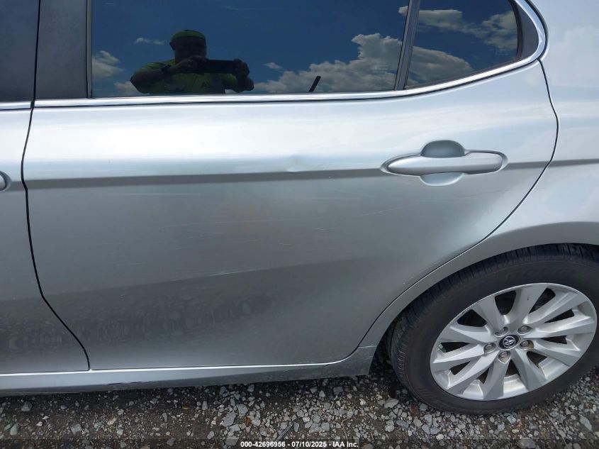 2018 Toyota Camry Le VIN: 4T1B11HK1JU078813 Lot: 42696956