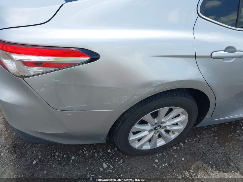 2018 Toyota Camry Le VIN: 4T1B11HK1JU078813 Lot: 42696956