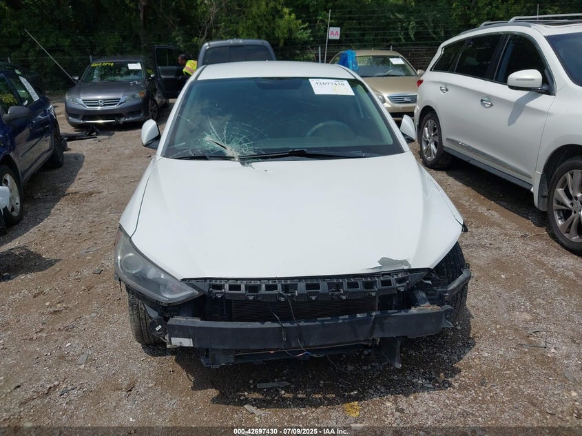 2017 HYUNDAI ELANTRA SE - 5NPD74LF3HH179704