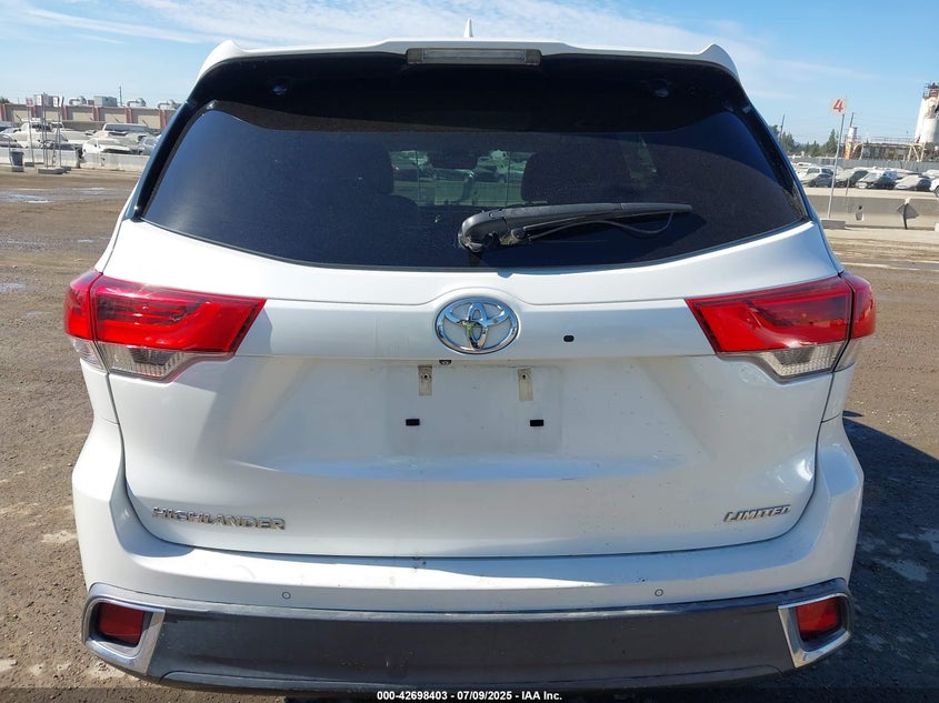2018 TOYOTA HIGHLANDER LIMITED PLATINUM - 5TDYZRFH7JS264597