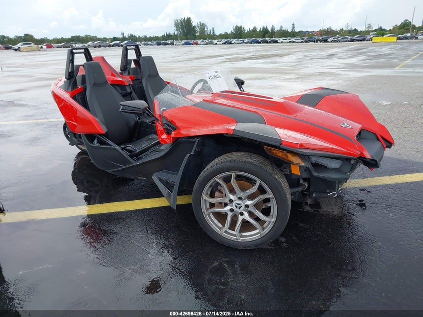 57XAAPHD1M8144270 2021 Polaris Slingshot Sl auction photo 1