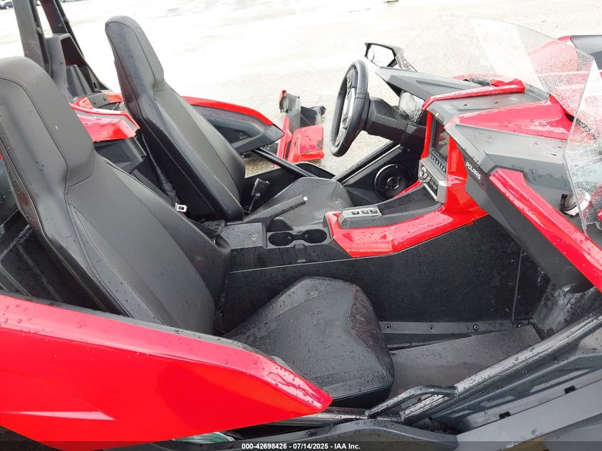 57XAAPHD1M8144270 2021 POLARIS SLINGSHOT photo no. 5