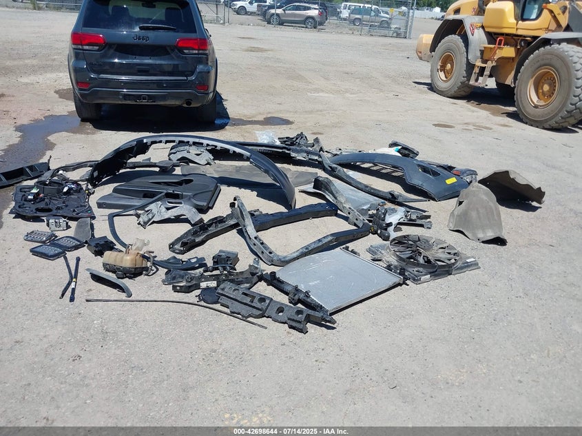 2018 Jeep Grand Cherokee Altitude 4X4 VIN: 1C4RJFAG8JC360250 Lot: 42698644