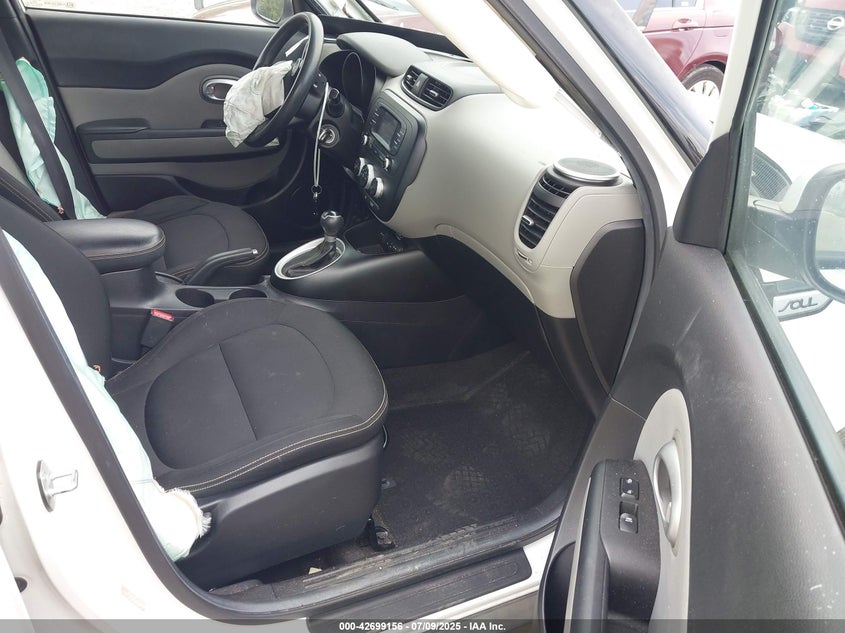 2015 KIA SOUL + - KNDJP3A53F7147974