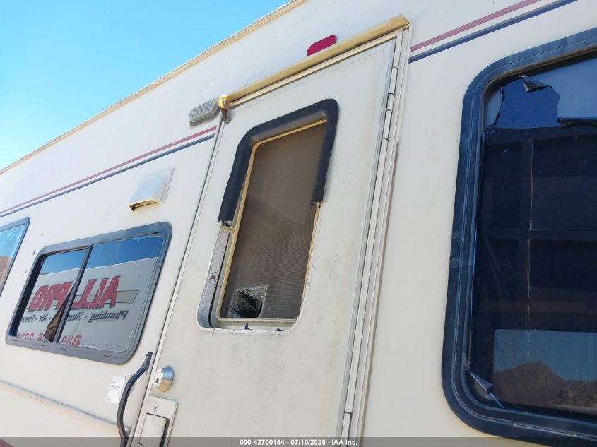 1996 Chevrolet G30 VIN: 1GBJG31K9TF109497 Lot: 42700154