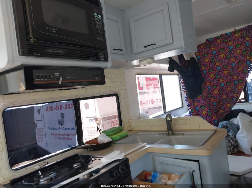 1996 Chevrolet G30 VIN: 1GBJG31K9TF109497 Lot: 42700154