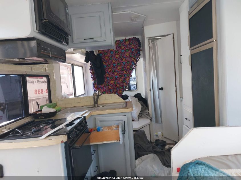 1996 Chevrolet G30 VIN: 1GBJG31K9TF109497 Lot: 42700154