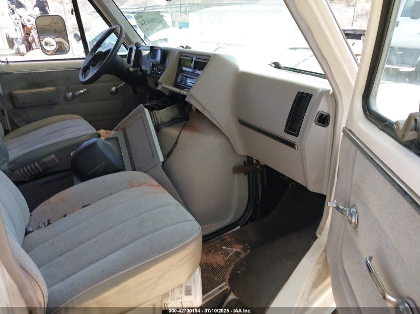 1996 Chevrolet G30 VIN: 1GBJG31K9TF109497 Lot: 42700154