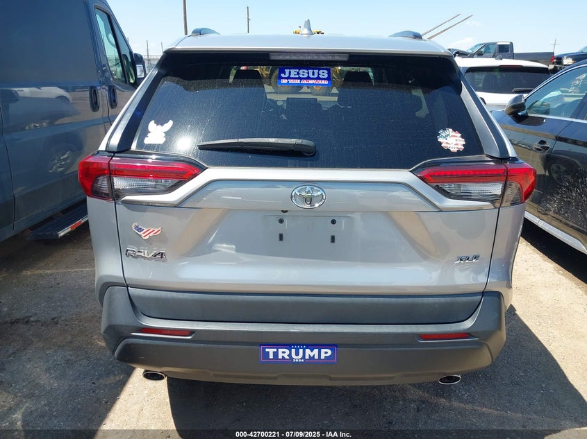 2019 TOYOTA RAV4 XLE - 2T3W1RFV0KW004725