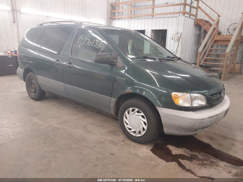 4T3ZF13C0YU249715 2000 Toyota Sienna Le auction photo 1