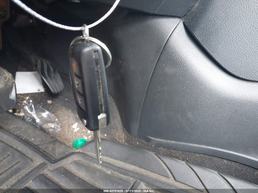 2017 NISSAN ROGUE S - KNMAT2MV6HP612705