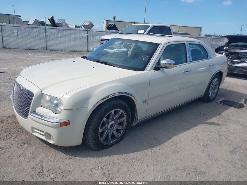 2005 Chrysler 300C white sedan gasoline 2C3AA63H35H632102 photo #3