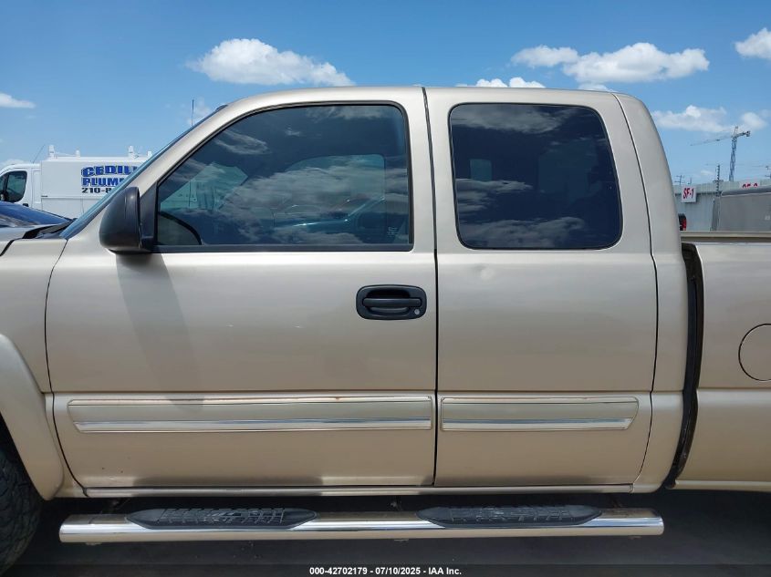 2004 Chevrolet Silverado 1500 Z71 VIN: 1GCEK19T24E185972 Lot: 42702179