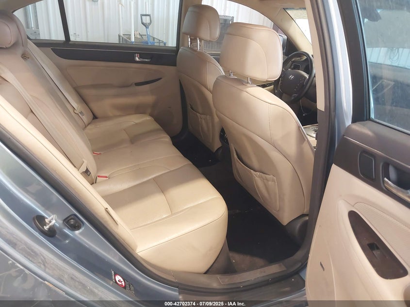 2009 HYUNDAI GENESIS VIN: KMHGC46E69U021386