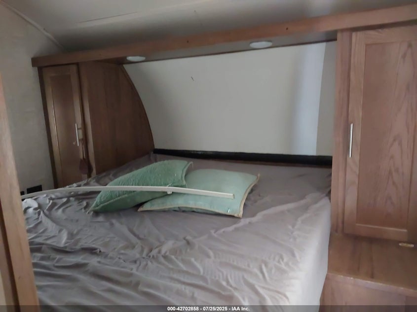 1NL1G3028L1137716 2020   photo no. 12