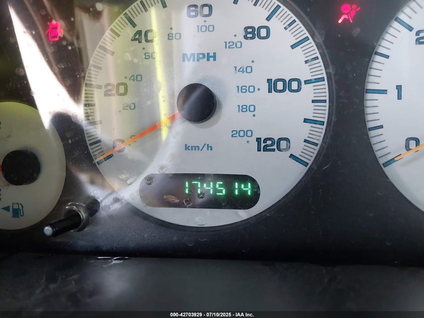 2001 Chrysler Town & Country Lx VIN: 2C4GP44G41R104796 Lot: 42703929