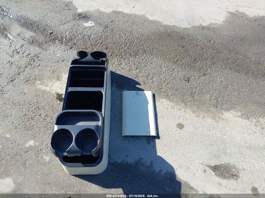 2001 Chrysler Town & Country Lx VIN: 2C4GP44G41R104796 Lot: 42703929