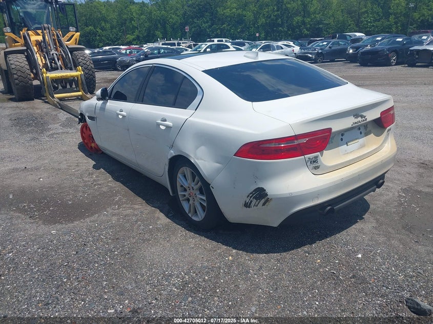 Vin: sajad4bgxha969144, lot: 43198184, jaguar xe 25t premium 20173