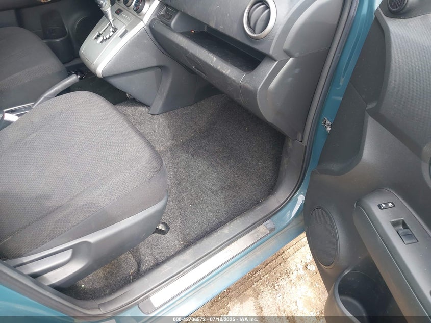 2008 SCION XB VIN: JTLKE50E081023582