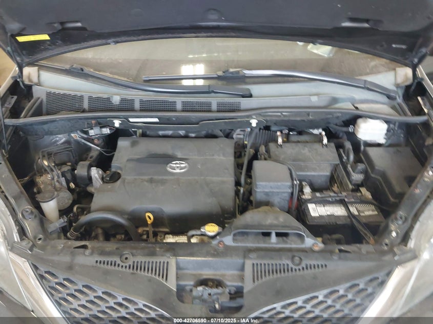 2011 Toyota Sienna Se VIN: 5TDXK3DC0BS128298 Lot: 42706590