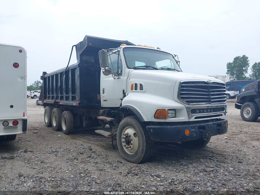 2005 STERLING TRUCK LT auction photo 1
