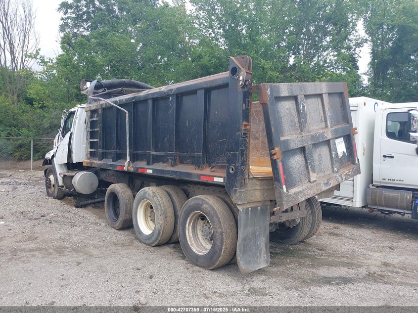2005 STERLING TRUCK LT auction photo 3