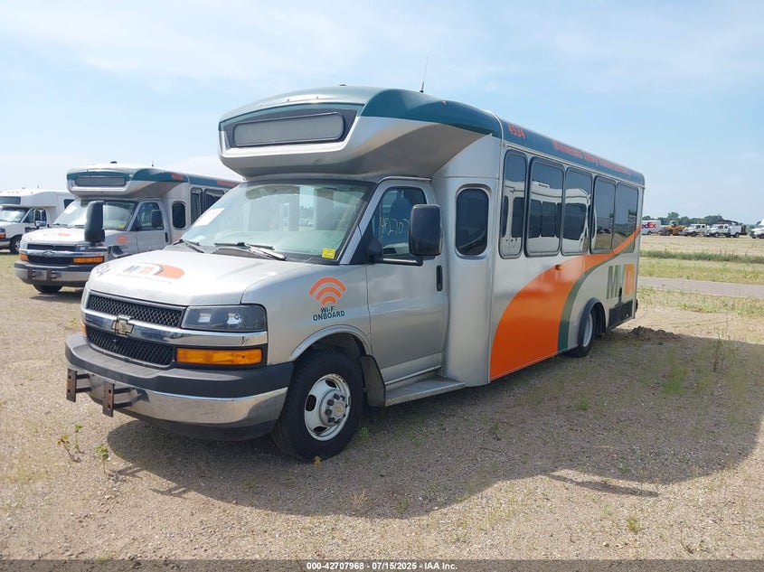 1GB6G5BL4F1147391 2015 CHEVROLET EXPRESS photo no. 2