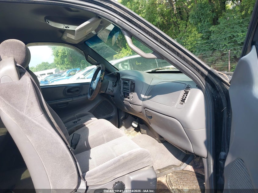 1FTRX18L12NA73634 2002 FORD F-150 photo no. 5