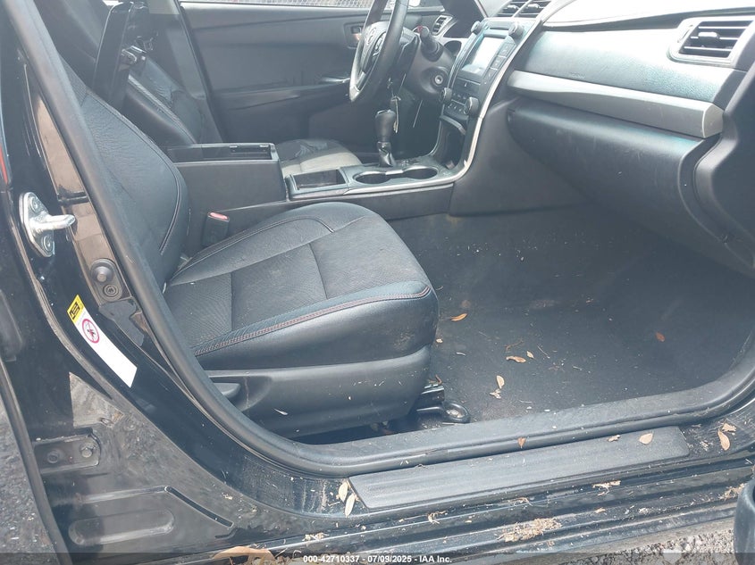 2017 TOYOTA CAMRY SE - 4T1BF1FK1HU644225