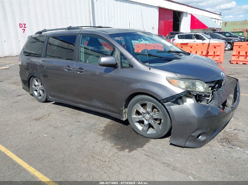 5TDXK3DCXBS059958 2011 Toyota Sienna Se auction photo 1