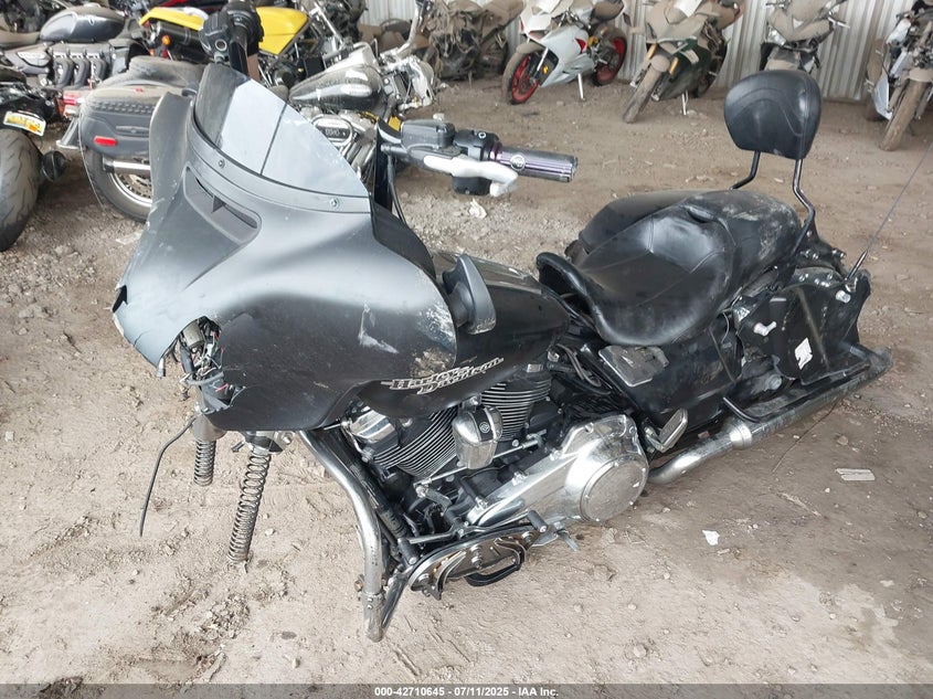 VIN 1HD1KBC1XHB686206 2017 HARLEY-DAVIDSON FLHX STREET GLIDE