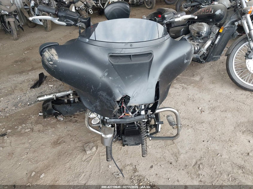 VIN 1HD1KBC1XHB686206 2017 HARLEY-DAVIDSON FLHX STREET GLIDE