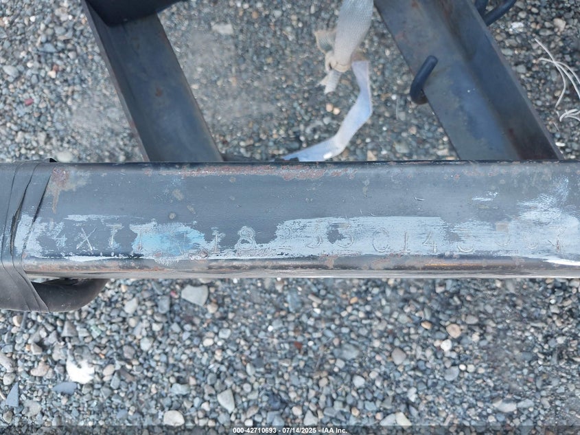 4XTTN18233C143567 2003   photo no. 9