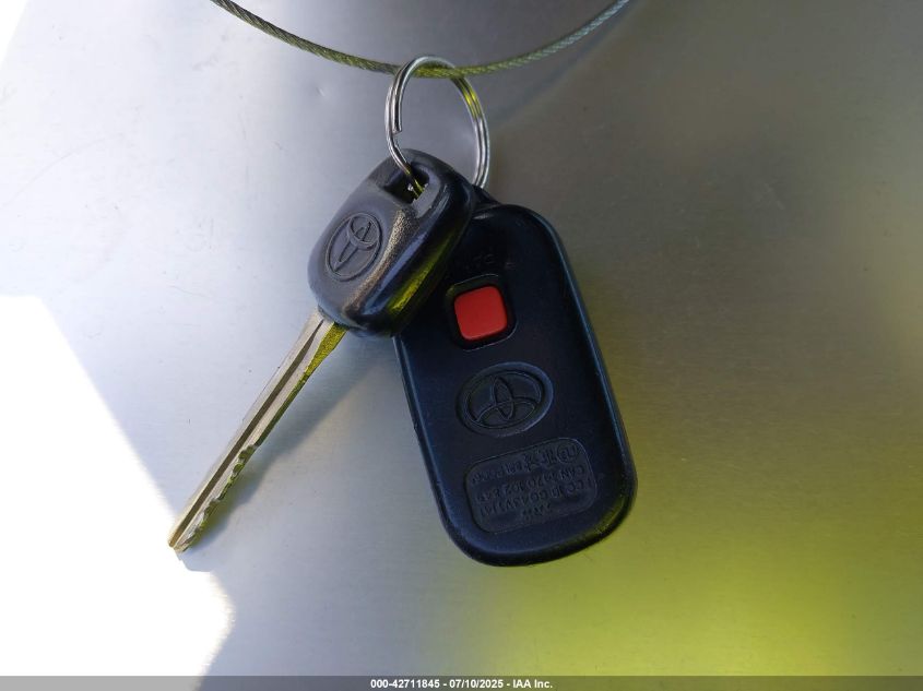 2002 Toyota Camry Le VIN: JTDBE32K420115522 Lot: 42711845