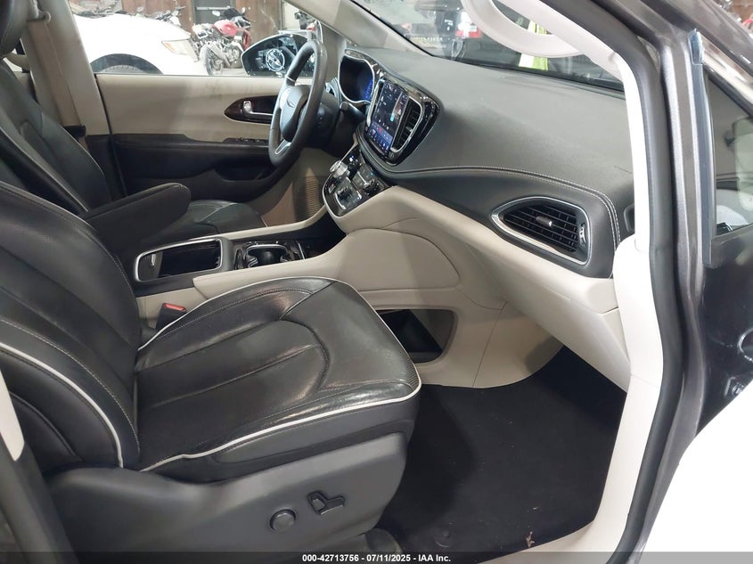 2023 CHRYSLER PACIFICA LIMITED - 2C4RC1GGXPR520889