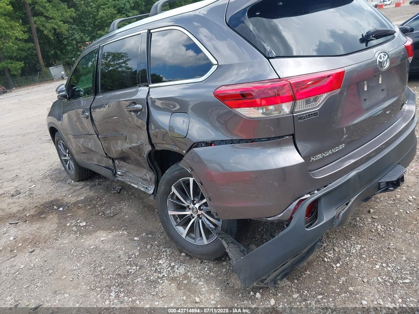 2019 TOYOTA HIGHLANDER XLE - 5TDKZRFH7KS318956