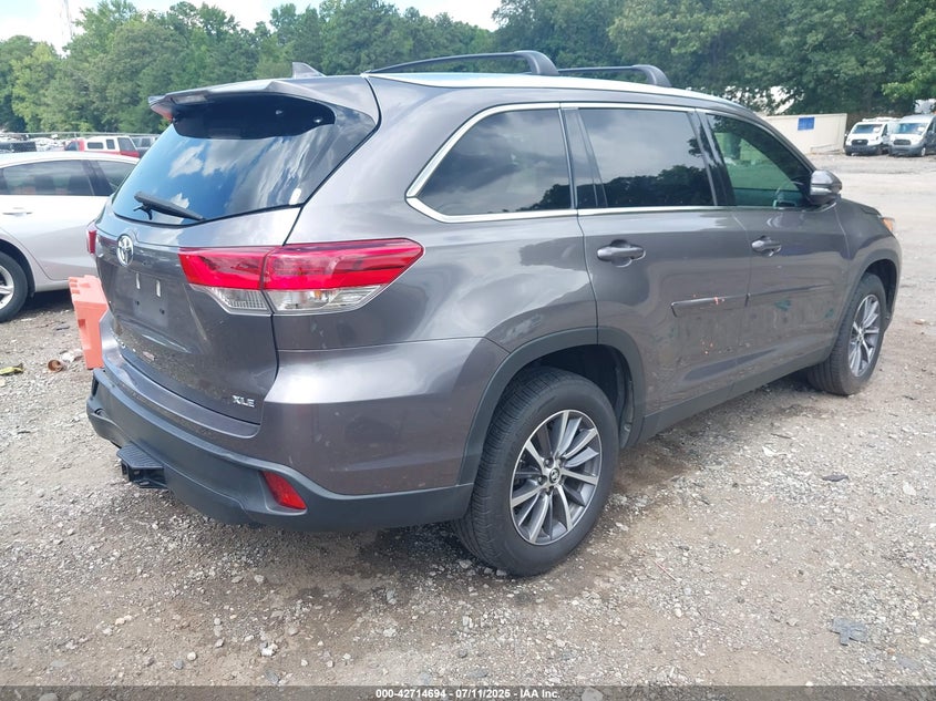 2019 TOYOTA HIGHLANDER XLE - 5TDKZRFH7KS318956