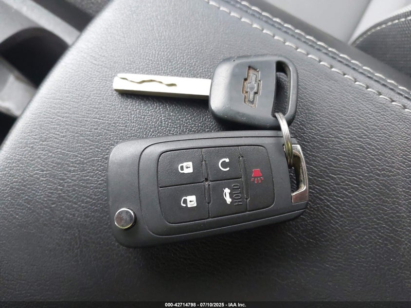 2010 CHEVROLET CAMARO VIN: 2G1FB1EV9A9104937
