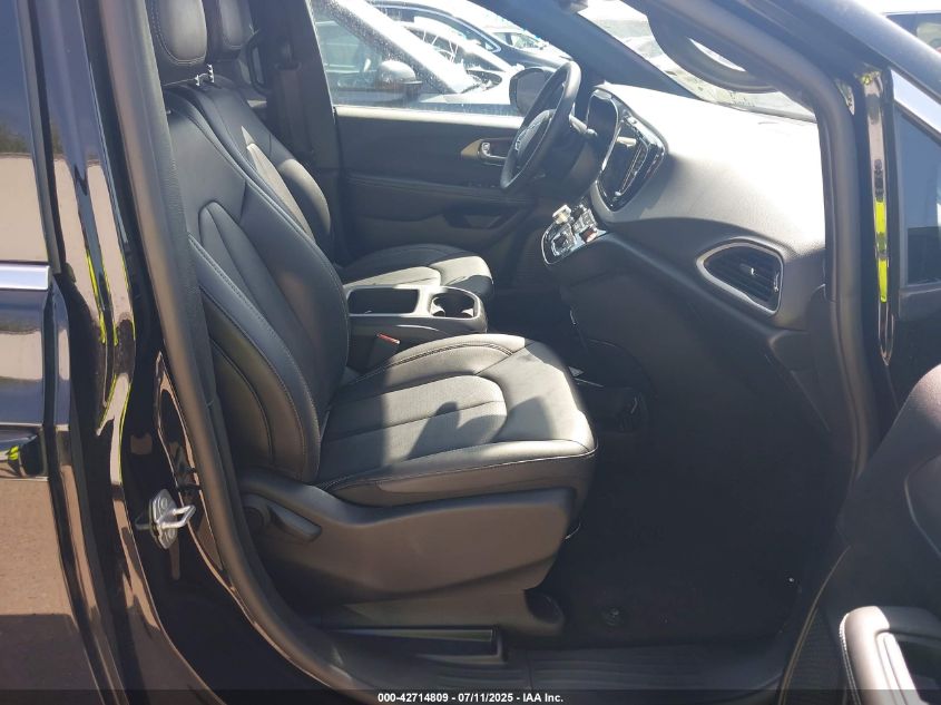 2025 Chrysler Pacifica - 2C4RC1BG4SR521097