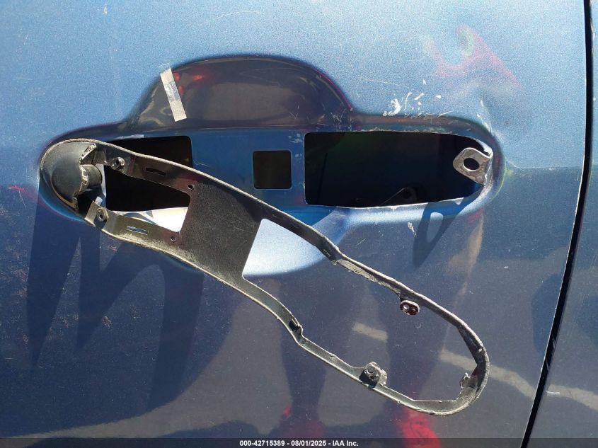 1998 Toyota Sienna Le VIN: 4T3ZF13C3WU030499 Lot: 42715389