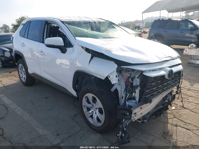 2025 TOYOTA RAV4  (VIN: 2T3K1RFV3SC319504)