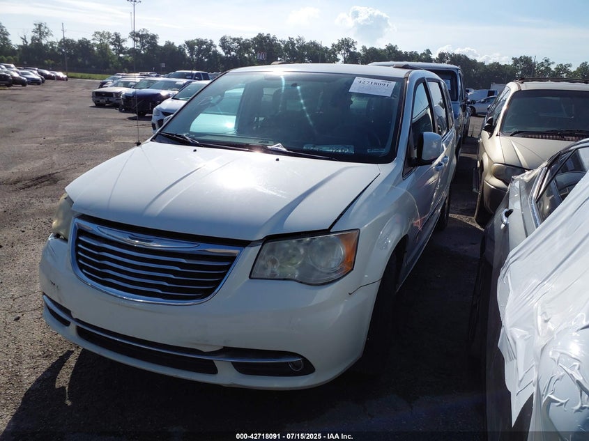 2013 Chrysler Town & Country Touring white van flexible 2C4RC1BG0DR559767 photo #3
