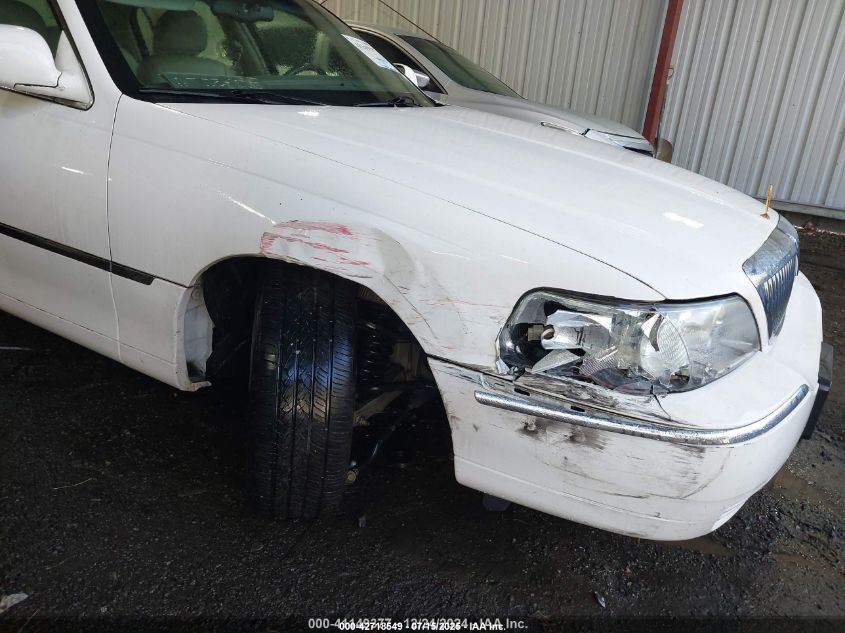 2004 Lincoln Town Car Signature VIN: 1LNHM81W54Y659610 Lot: 42718549