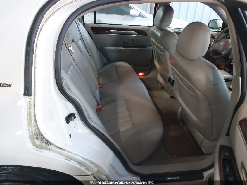 2004 Lincoln Town Car Signature VIN: 1LNHM81W54Y659610 Lot: 42718549