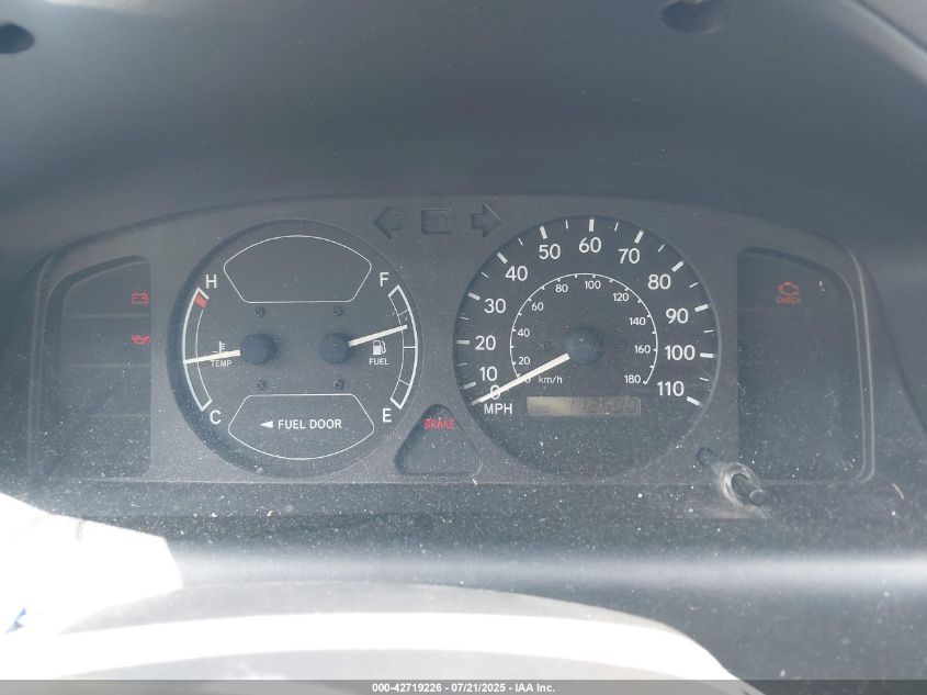 2001 Chevrolet Prizm VIN: 1Y1SK52811Z427120 Lot: 42719226