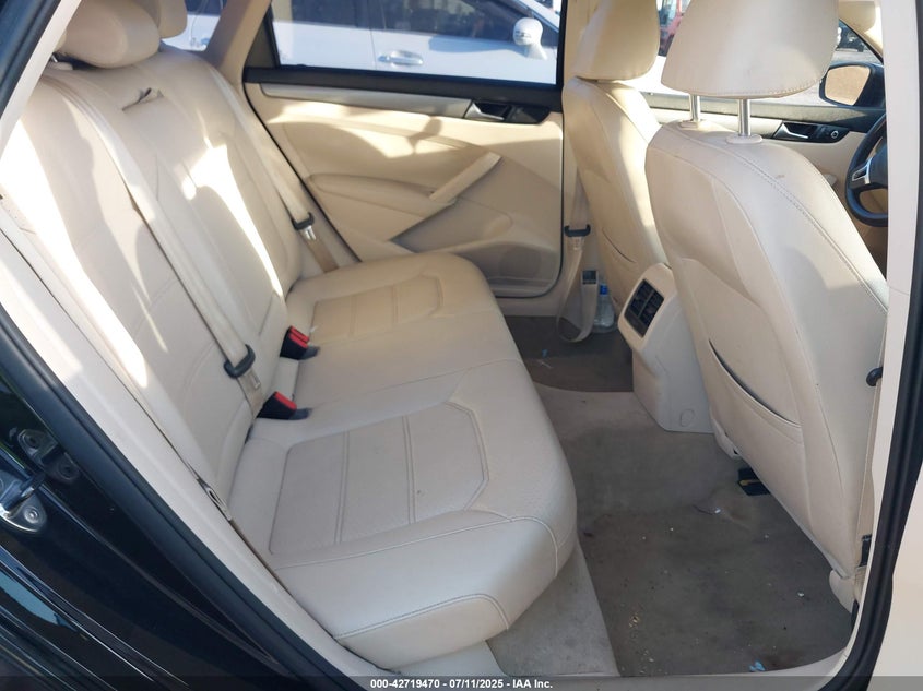 2014 VOLKSWAGEN PASSAT 2.0L TDI SE - 1VWBN7A3XEC104249